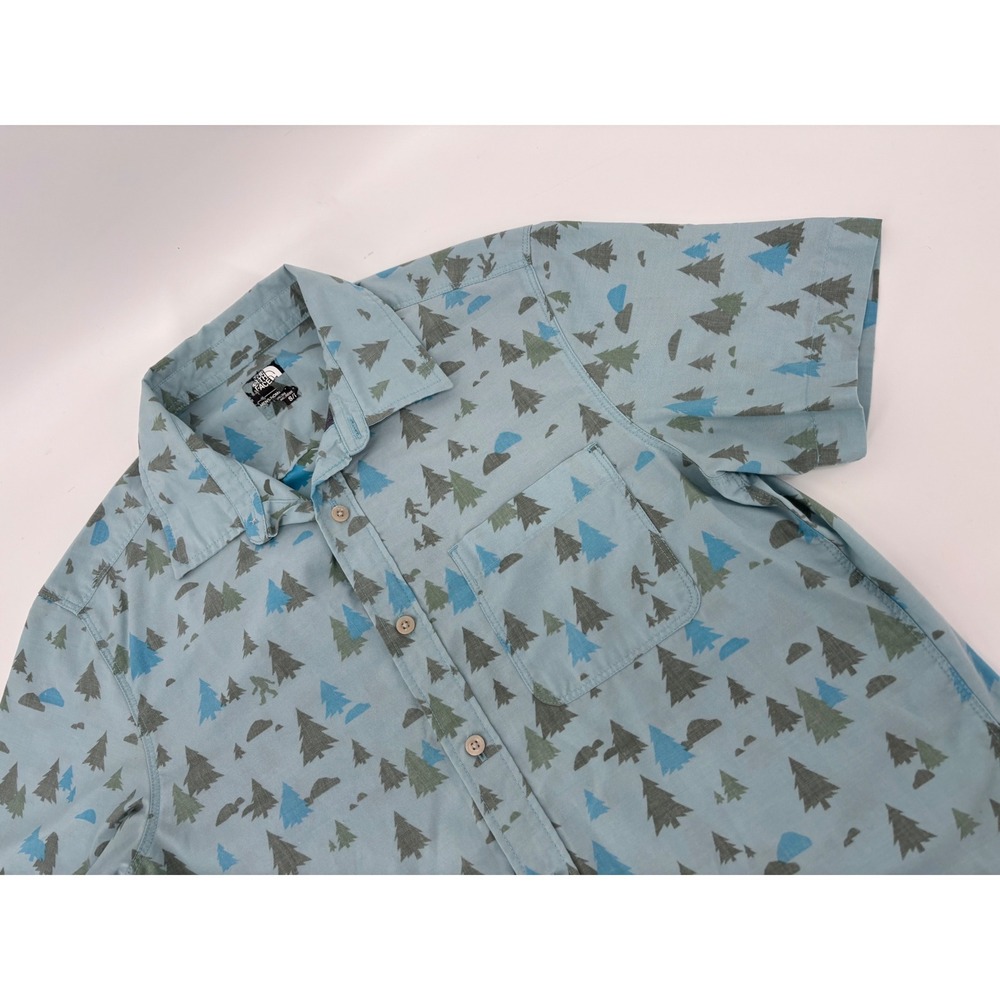 The North Face Mens Blue Bigfoot Pine Tree Print Short Sleeve Button Up Shirt S